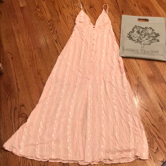 Sadie & Sage Dresses & Skirts - Beautiful NWOT light pink maxi dress Medium
